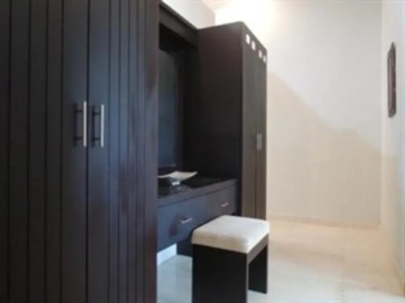 Chichi'S Bungalows & Suites-1